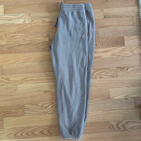 PINK Victoria's Secret Gray Sweatshirt & Joggers Set - Picture 4 of 8